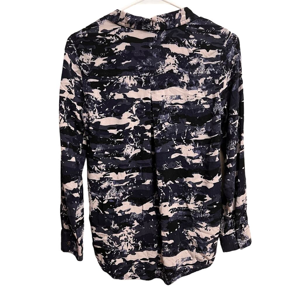 Rock & Republic Blue Camo Long Sleeve Button Up Front Pocket Blouse Size XS - Picture 11 of 16